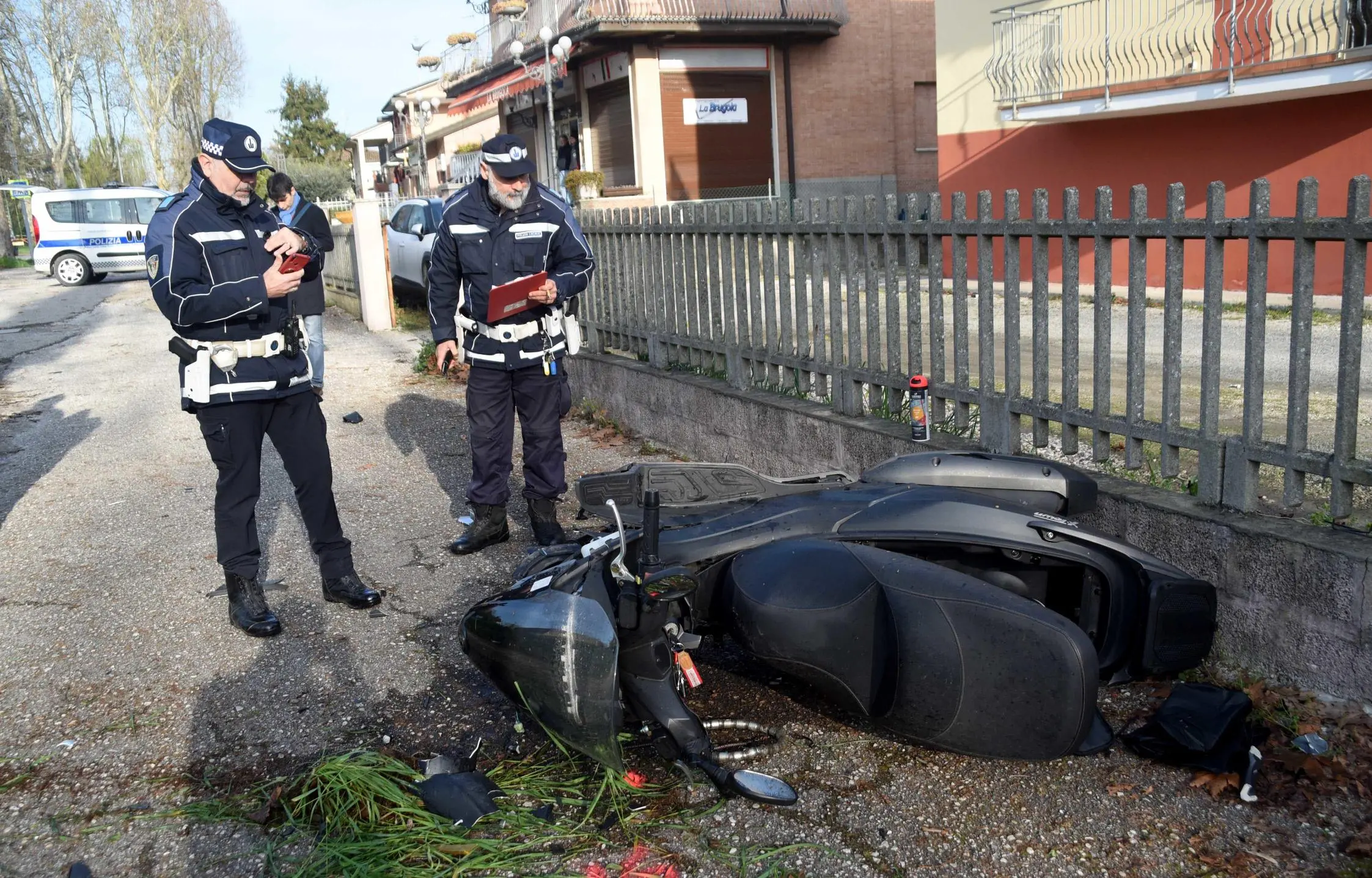 Tragedia A Cona. Auto Contro Scooter. Muore A 54 Anni Mentre Va Al Lavoro