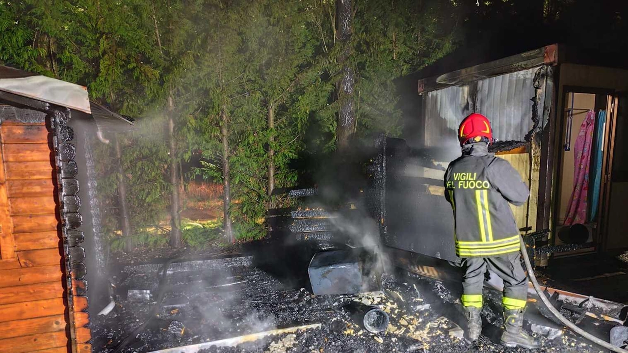 Le fiamme sono divampate tra il 30 e il 31 dicembre. Una stufa accesa potrebbe essere stata la causa.