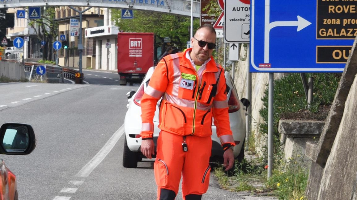 Caccia al ‘pirata’ . Travolge e uccide ciclista a San Marino. Trovato in garage