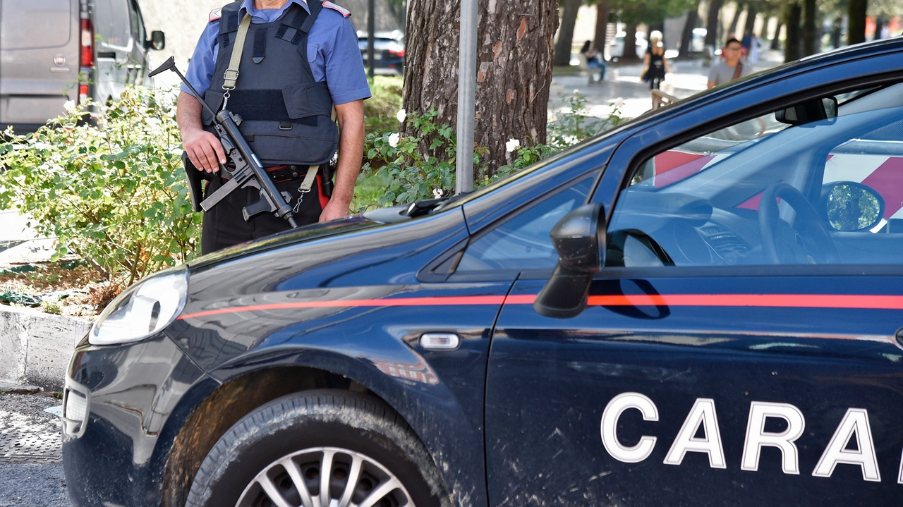 I carabinieri indagano per rintracciare il pirata della strada (foto d'archivio)