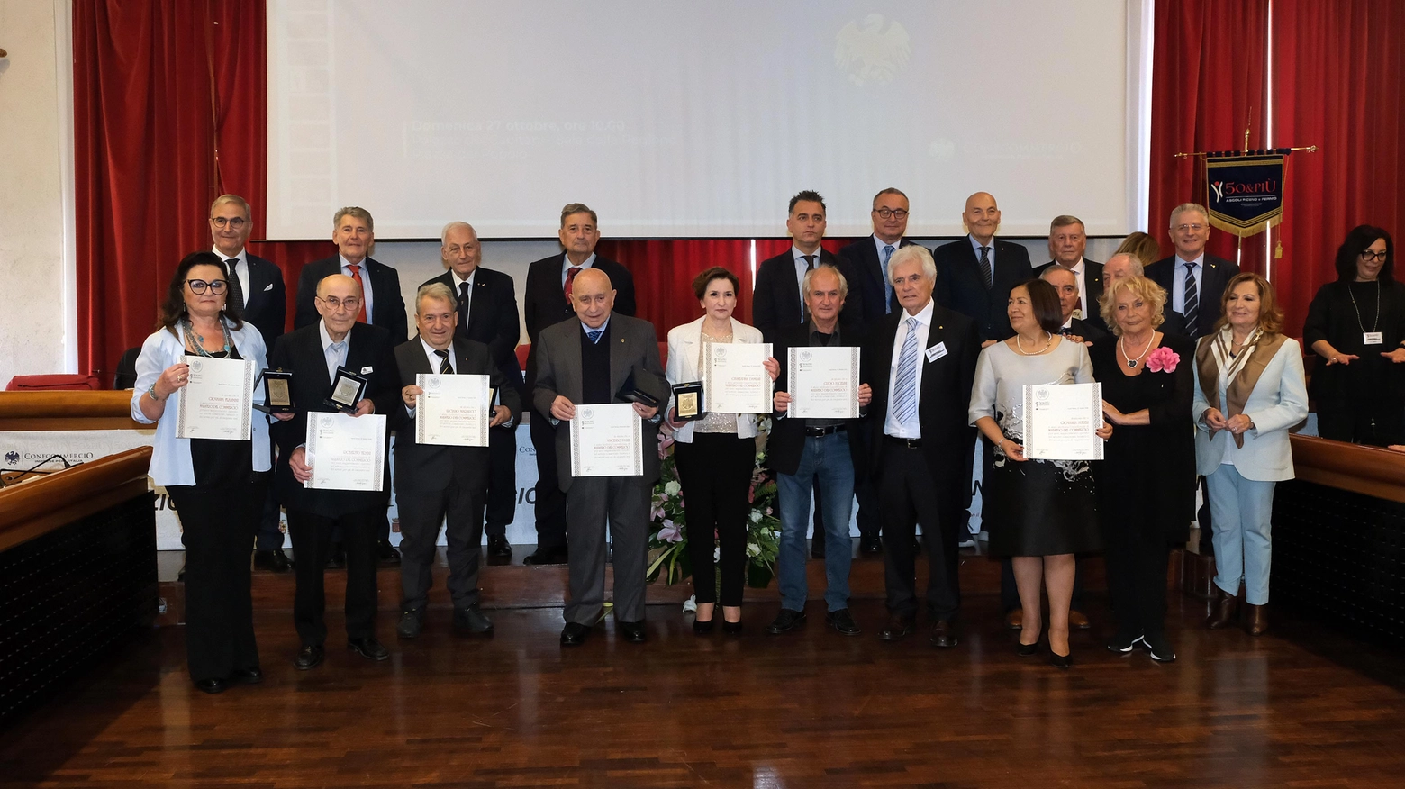 A palazzo dei Capitani l’associazione provinciale ‘50&Più’ ha premiato i lavoratori che hanno raggiunto il traguardo dei 25, 40 e 50 anni di attività. Il ricordo del negoziante scomparso