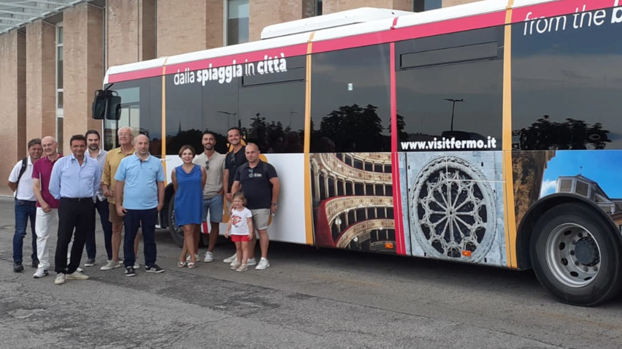 Dal mare al centro: ‘Summer Bus’ per i turisti e le famiglie a Fermo