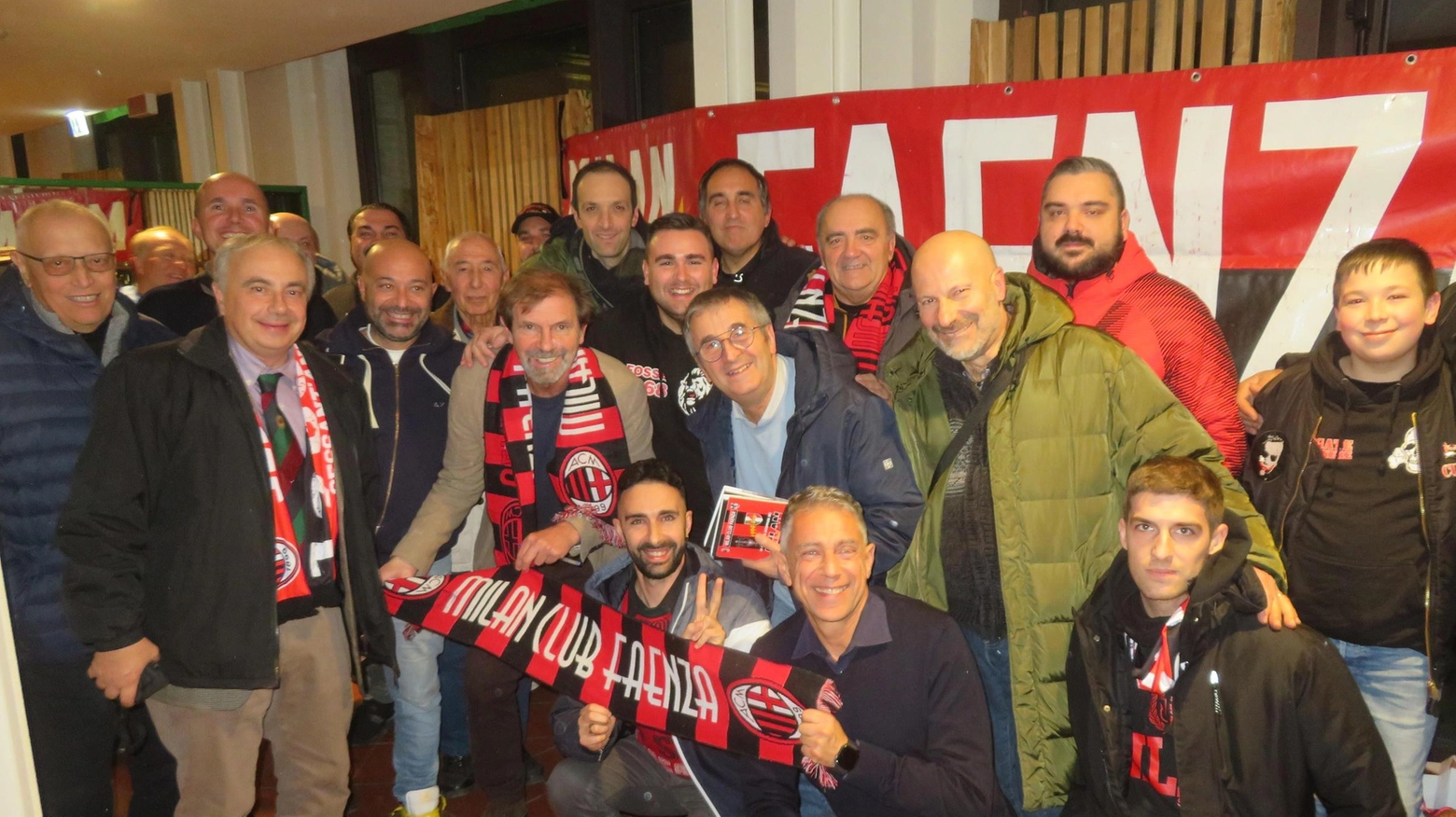 Milan Club pieno di tifosi per Galli: "Che bello vincere contro Cruyff"