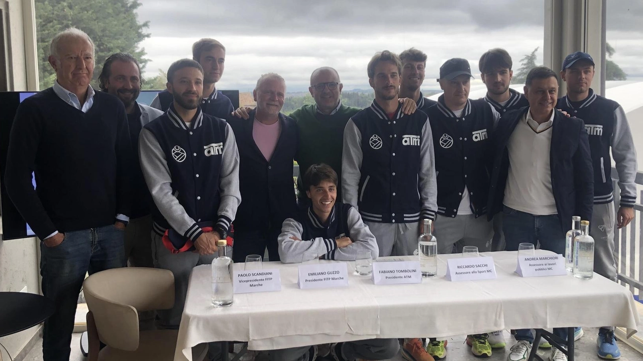 L'Atm di Macerata esordisce in A2 con una squadra locale e progetti ambiziosi. Investimenti dell'amministrazione nel tennis e sostegno alle società sportive.