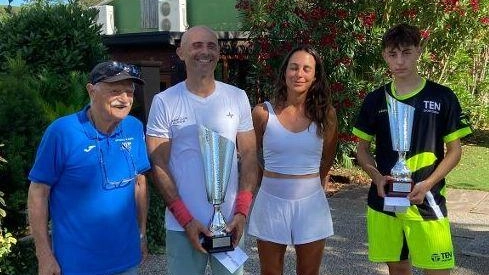 Carlo Galli vince il memorial ‘Mario Cortesi’ al Circolo Tennis Cervia, battendo in finale Filippo Parra. Ottimo torneo per Parra e Andruccioli.