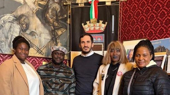 L’incontro tra il sindaco Lattuca e i dirigente dell’Associazione Nigeriana di Forlì-Cesena