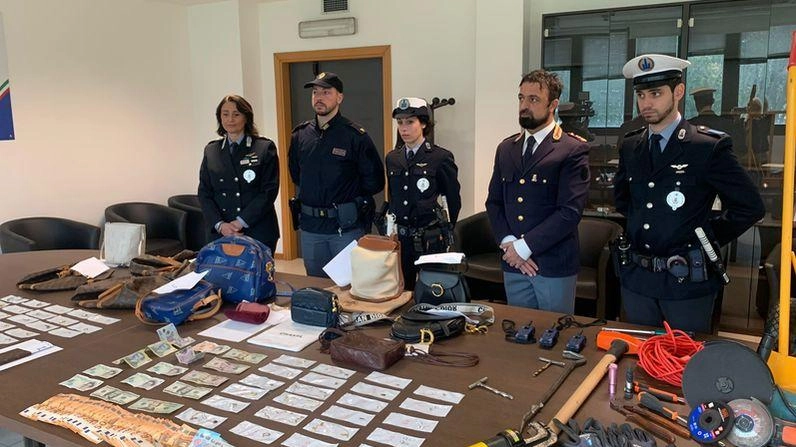 In carcere due ladri seriali. Accusati di 19 furti nelle case. Bottino per oltre 400mila euro