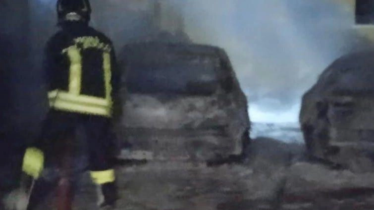 Nuovo incendio d’auto con il sospetto del gesto doloso. È accaduto la notte di Natale, con l’allarme che è...