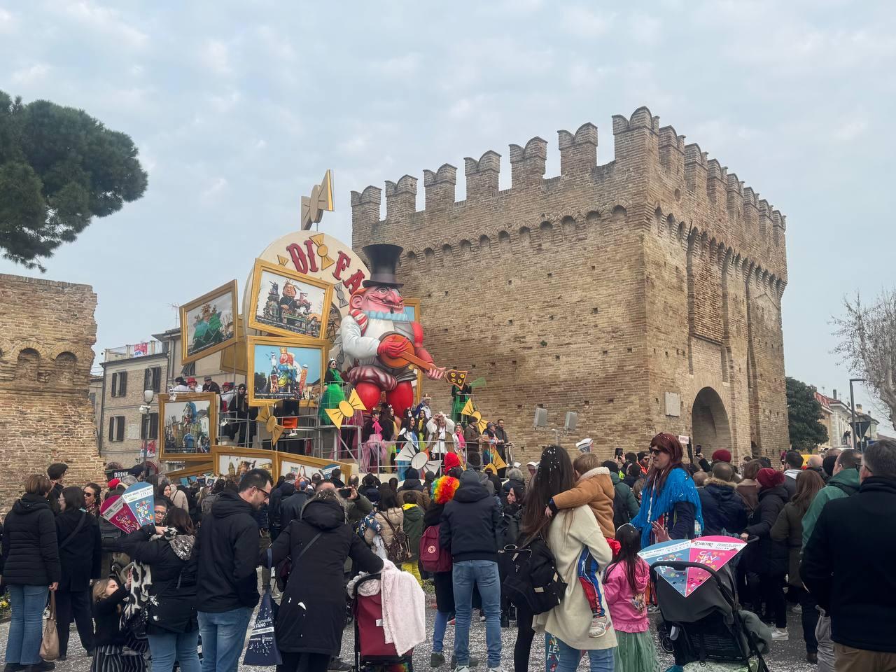 Il maltempo non ferma il Carnevale di Fano, le Winx ospiti dell