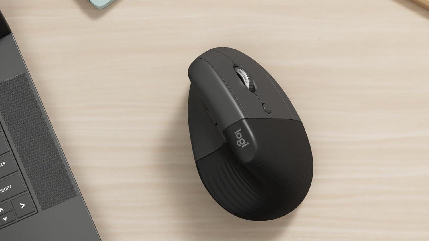 Logitech Lift: minimo storico su Amazon per il mouse verticale wireless