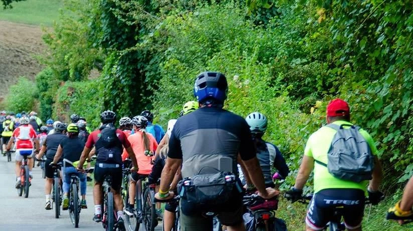 In sella con la Ciclomangia con  il menù romagnolo  a tappe