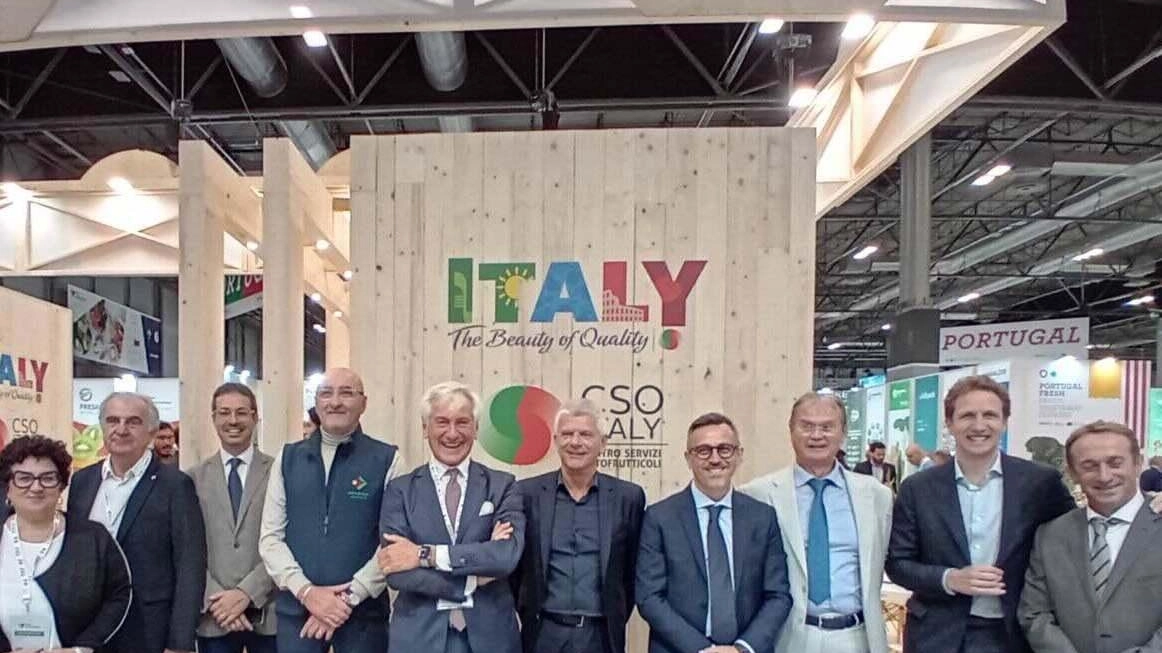 Lo stand Cso Italy a Madrid. Alla fiera Fruit Action nella capitale spagnola era presente anche Opera La Pera