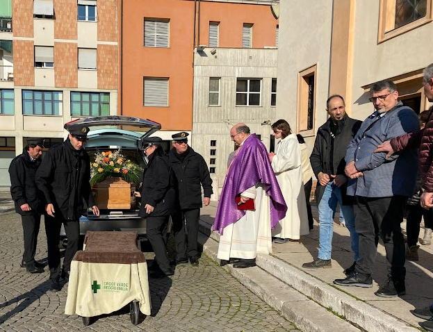 Addio a Parisi, vittima del rogo in casa a Poviglio