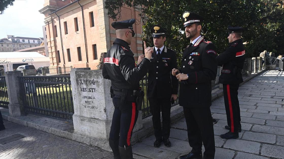 Galleria 2 agosto, ancora problemi. Vendono droga a una minore, presi