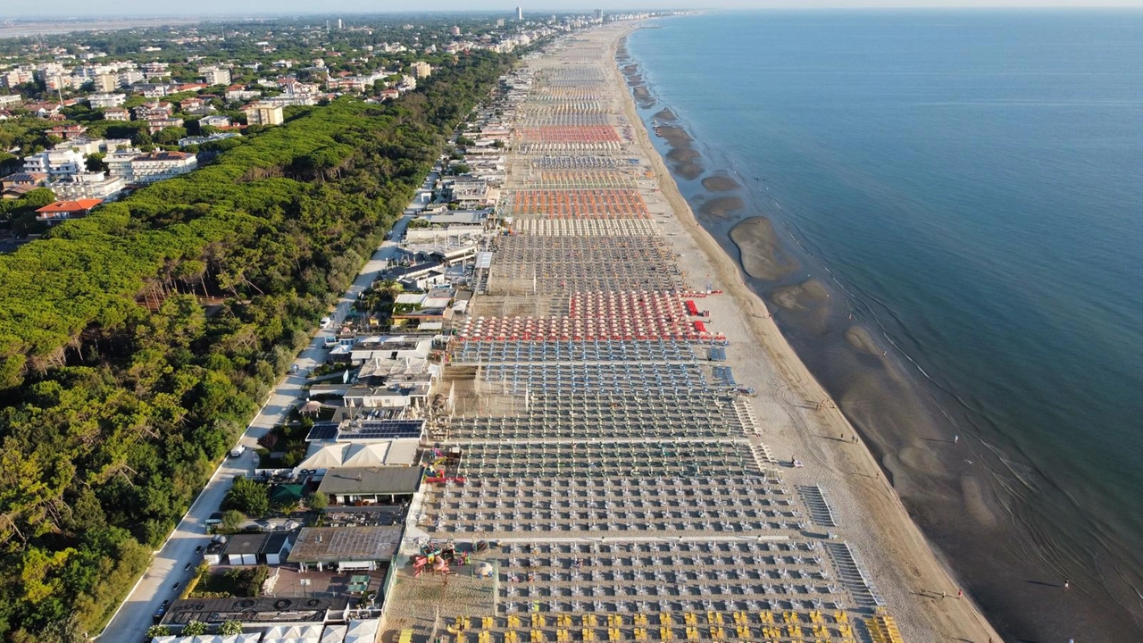 Ombrelloni chiusi a Milano Marittima