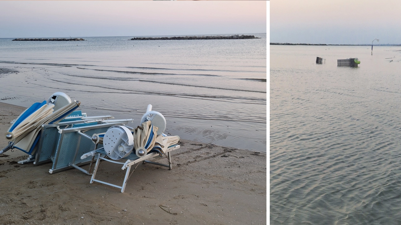 Ombrelloni, lettini, tavolini affastellati dopo esser stata rotti e gettati in mare