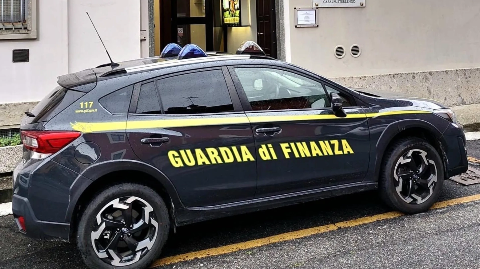 Una pattuglia della guardia di finanza