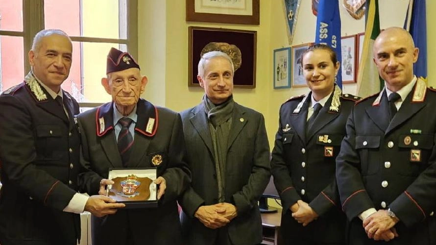 Festa grande, alla sede dell’Associazione nazionale carabinieri di Correggio, per i cento anni di Rocco Presterà, appuntato dei carabinieri...