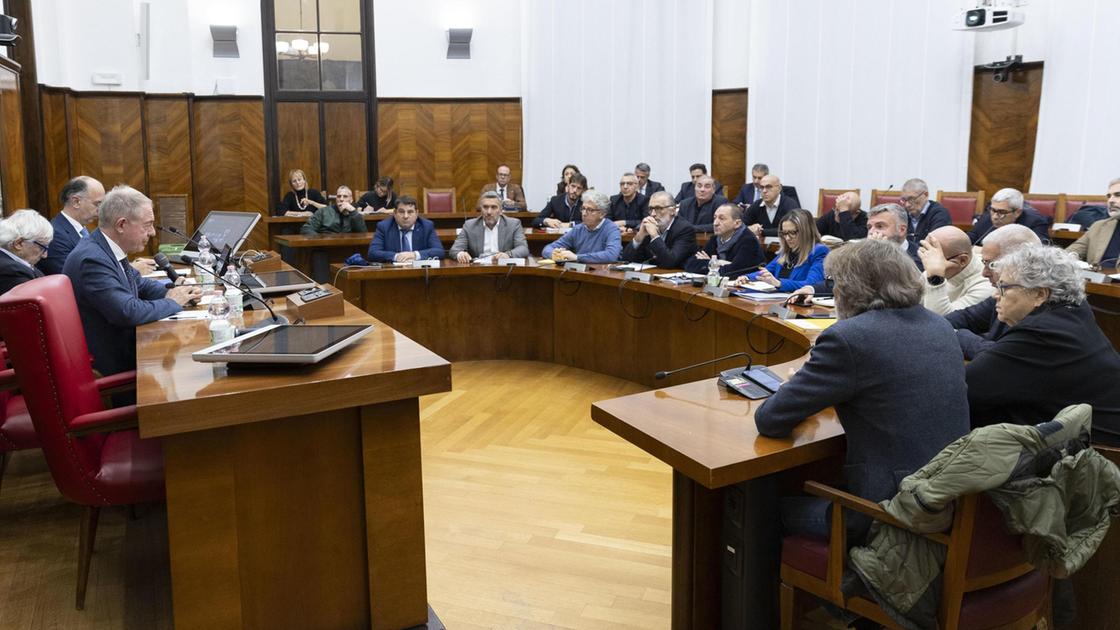 I nodi del Petrolchimico. Cgil avvia la protesta: "Trasparenza su Eni"