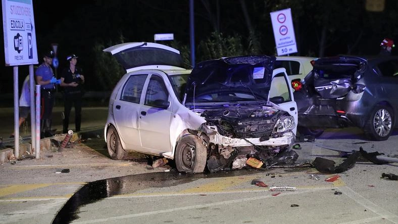 Accadde in una piazzola vicino le saline cervesi, poi l’inseguimento mozzafiato dei carabinieri lungo l’Adriatica