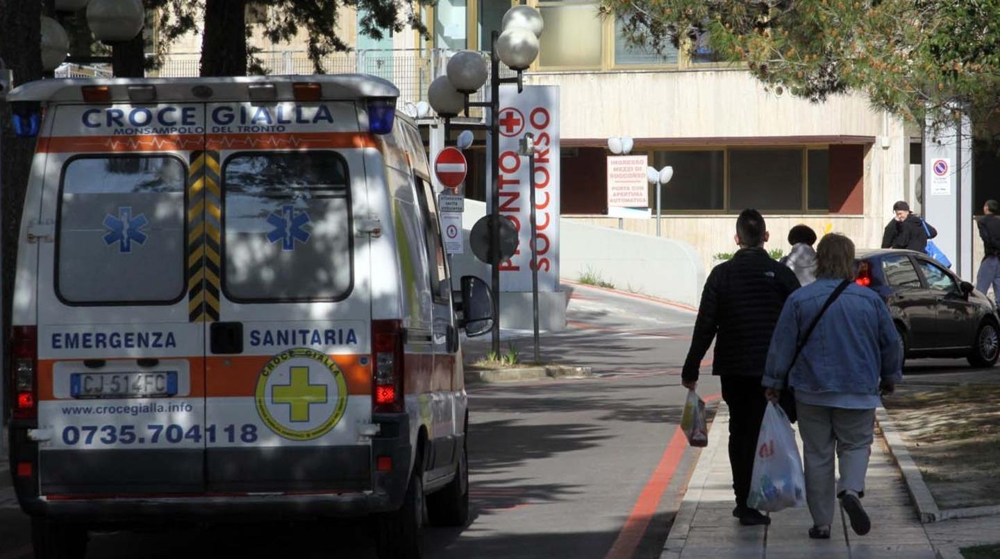 Infermiera aggredita, per la prima volta ad Ascoli l’Asl la risarcisce