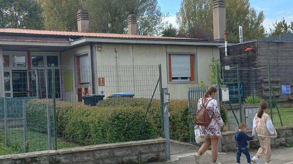 La scuola materna Salvador Allende, chiusa dal sindaco per la presenza di topi nei locali