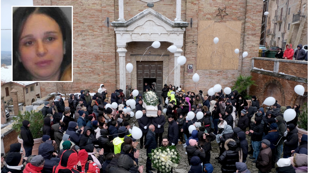 Il funerale di Emanuela Massicci uccisa di botte dal marito Massimo Malavolta