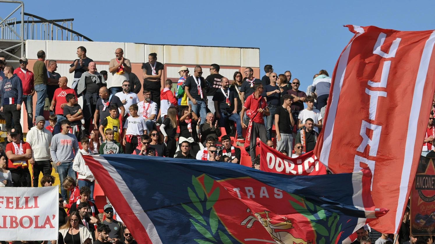 I biancorossi in campo senza novità nell’undici titolare. Intanto trasferta vietata per la gara in casa della Samb