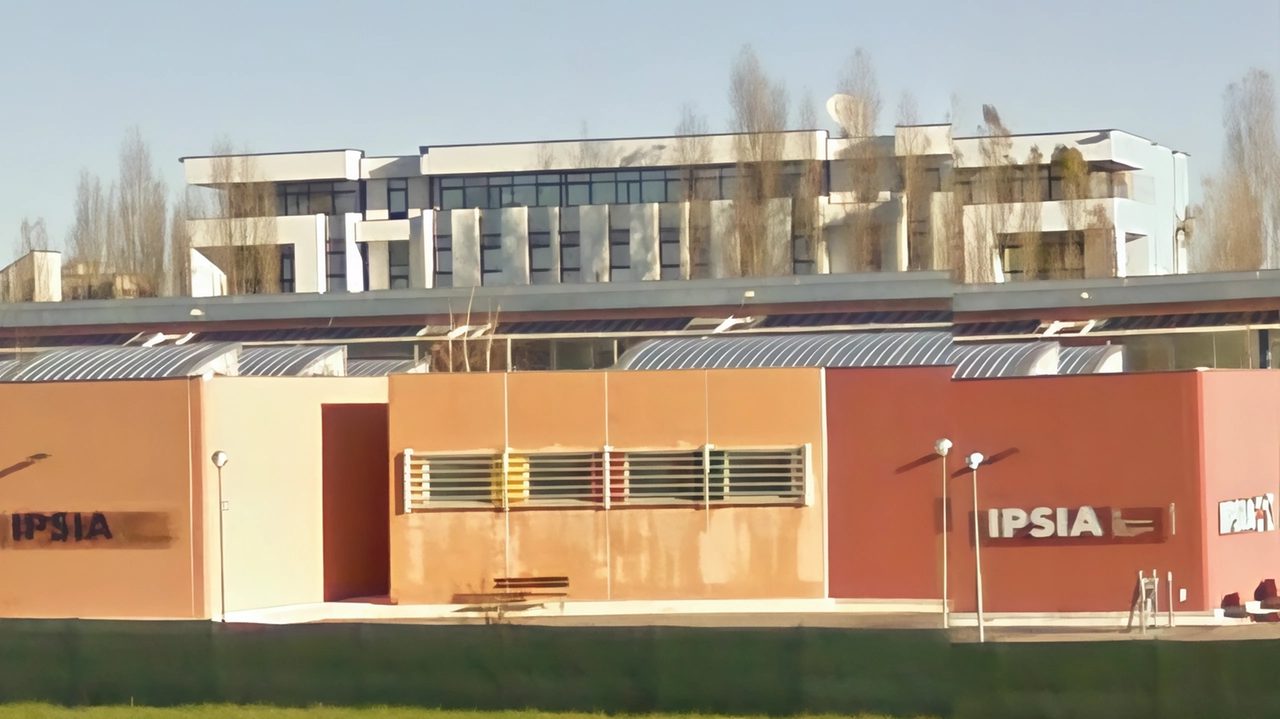 A Senigallia, l'Istituto Corinaldesi-Padovano si riorganizza dopo l'inagibilità di un'ala, senza "spezzatino". Studenti trasferiti in altre sedi per l'inizio dell'anno scolastico.