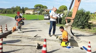 Intervento con Marche. Multiservizi per risolvere. i problemi di scarsa. pressione dei rubinetti.