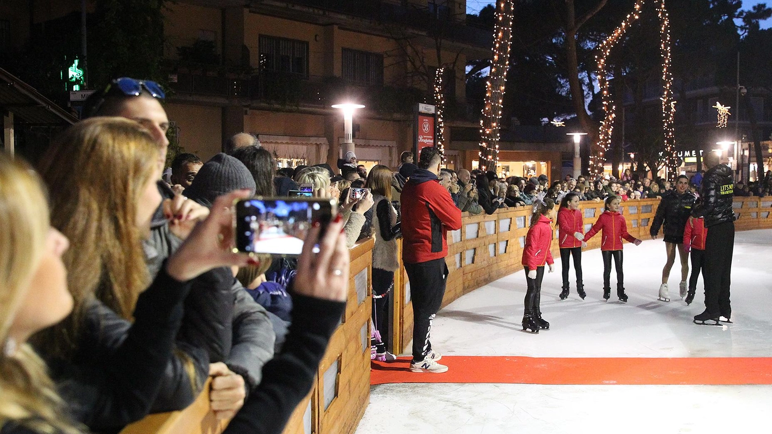 Per Natale due piste di ghiaccio e mercatini