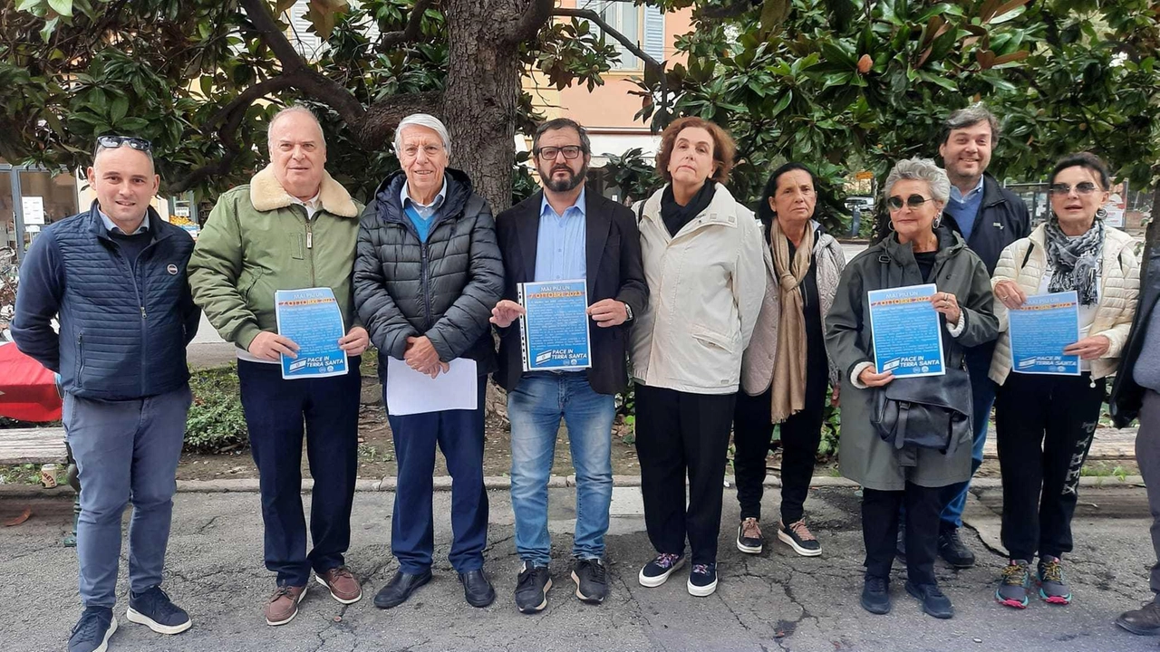 Ieri mattina l’onorevole Carlo Giovanardi ha guidato un manifestazione di solidarietà . Il sindaco Mezzetti ha annunciato l’istitutizione, ogni anno, di un momento di riflessione contro i conflitti.