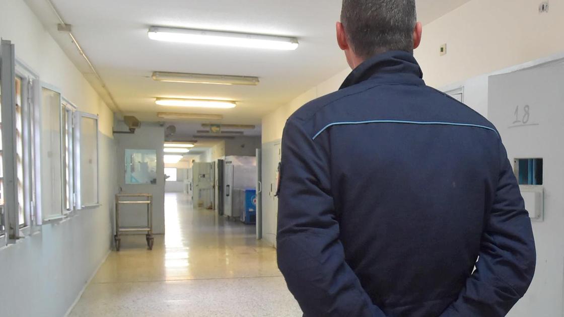 Detenuta tenta il suicidio, salvata dalla polizia penitenziaria