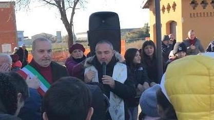 Si è svolta con successo la cerimonia di intitolazione del piazzale della stazione di Brescello a don Tonino Manzotti, missionario...