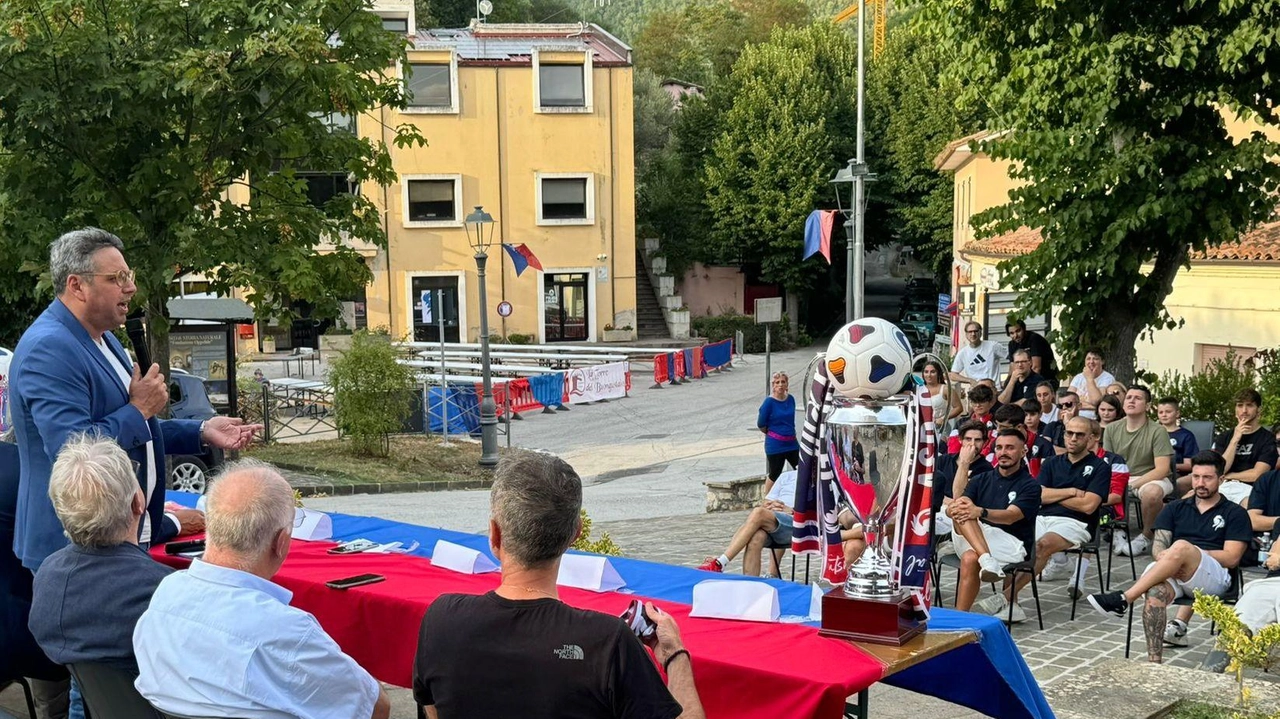 Squadra e società in festa per una giornata dedicata allo sport.