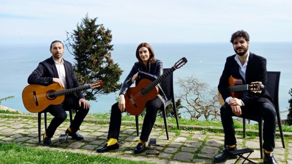 Yellow Socks Guitar Trio