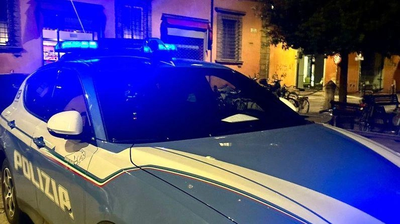 Via Gobetti, si accorge dallo smartphone del colpo in atto: corre a casa e si trova faccia a faccia con l’uomo. L’intruso scappa, ma la polizia lo ferma poco dopo grazie alla foto fatta dal sistema di allarme del cellulare.