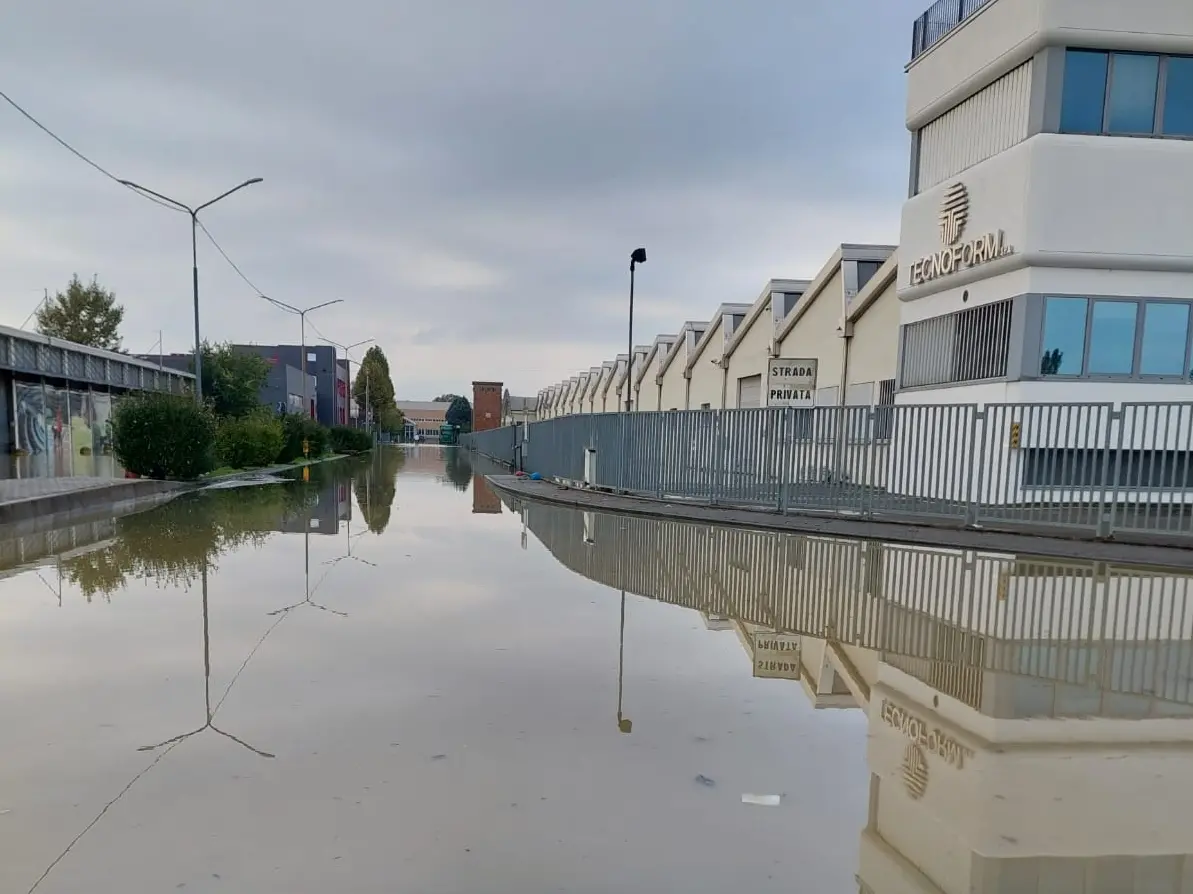 Alluvione, due persone trascinate dalla frana. Gli episodi estremi tra Reno e Samoggia