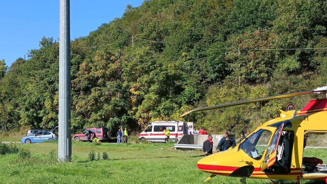 Colpito da un macchinario, operaio gravissimo