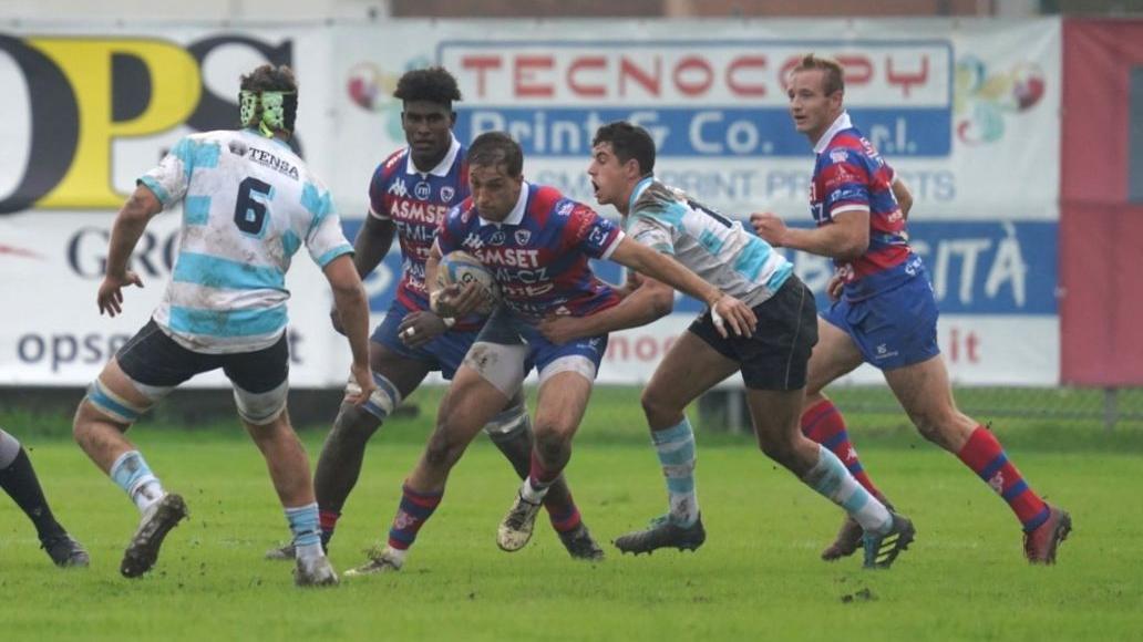 Rugby Rovigo vince 35 20, ma non brilla contro la neopromossa Lazio. Polemica per la chiusura della tribuna