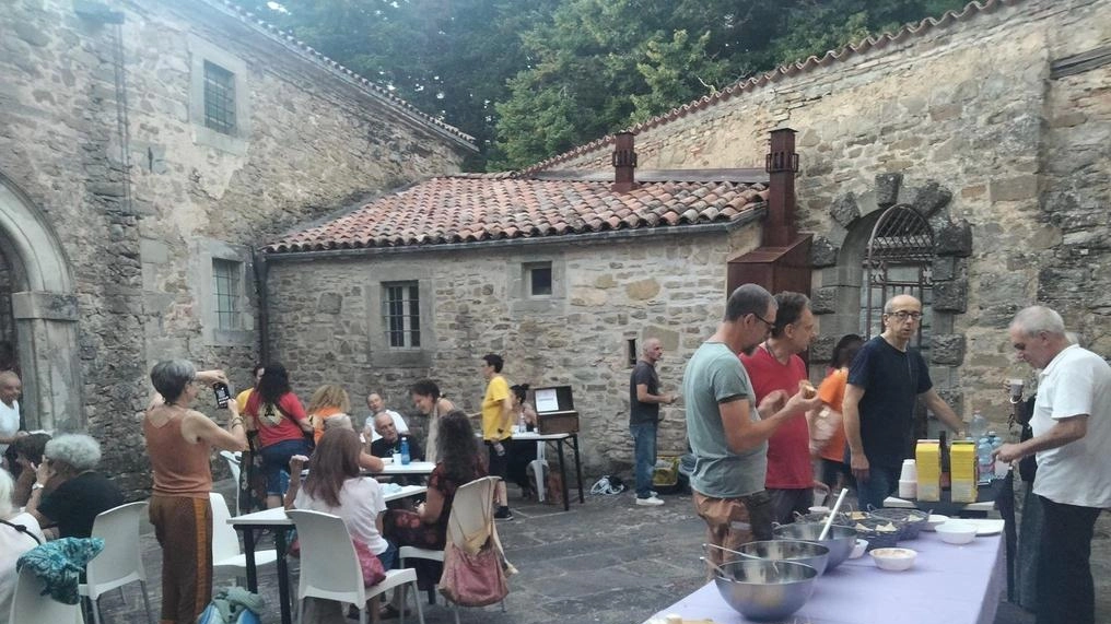 Evento nel cortile di Palazzo Comelli, in località Ca’ Melati a Camugnano