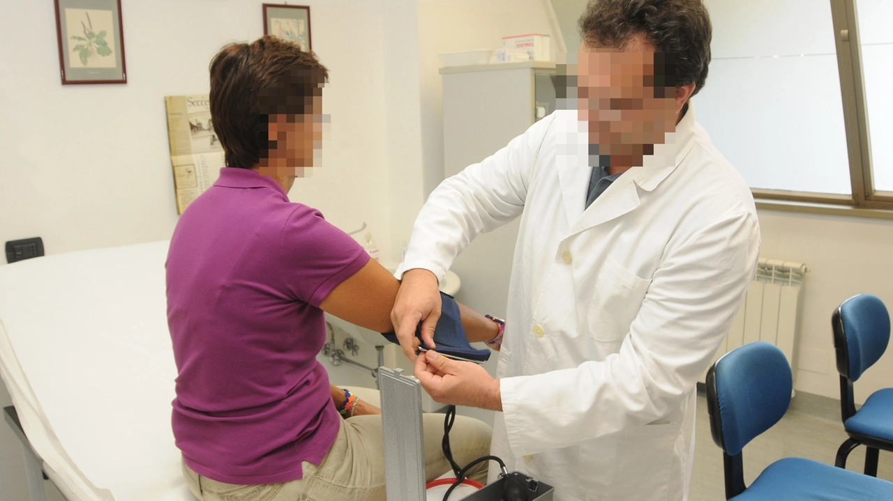 Le pazienti hanno riferito comportamenti inappropriati da parte del medico durante le visite (foto di repertorio)