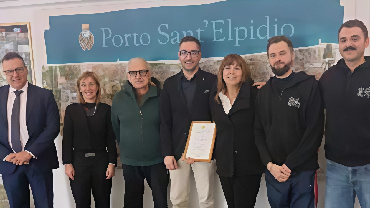 Il calzaturificio Pignotti Ulderico srl festeggia 30 anni di attività a San Crispino, con passaggio generazionale e attenzione ai dipendenti di varie nazionalità.