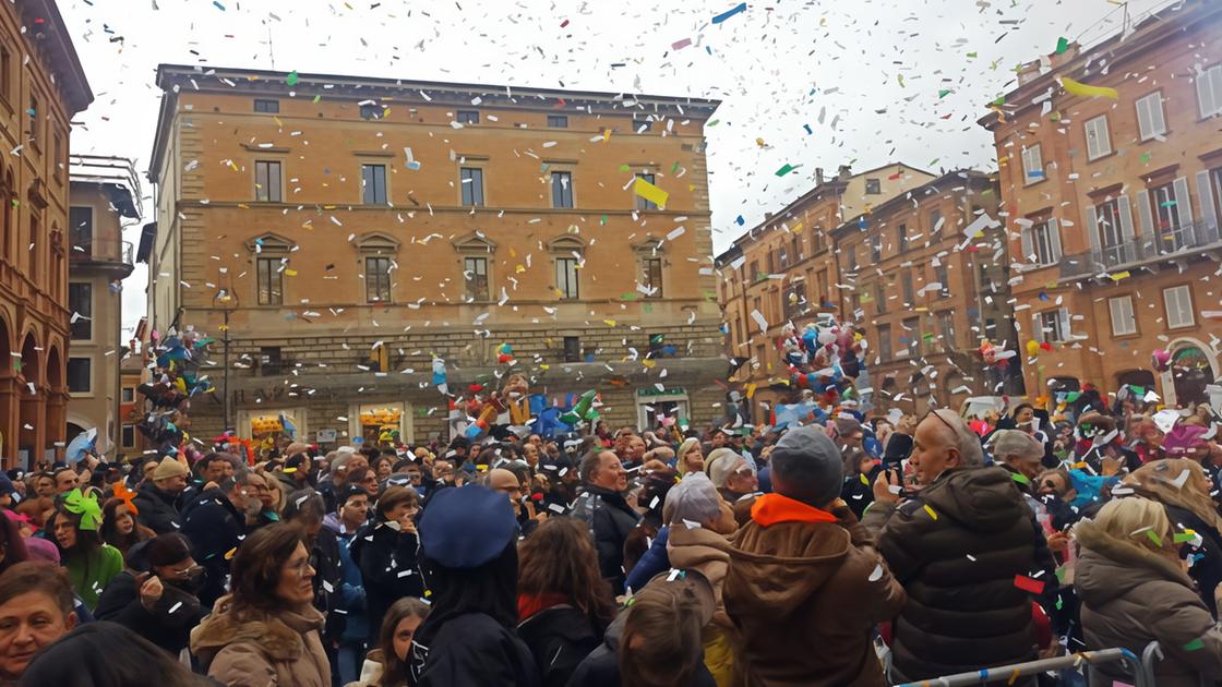 Ottocento figuranti in piazza, domani in scena l’ultimo atto