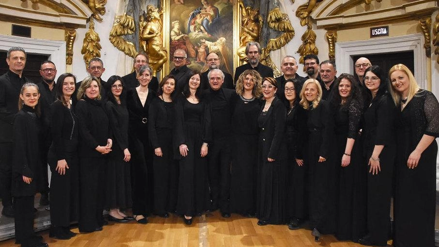 Concerto del coro polifonico a San Nicola con la Form