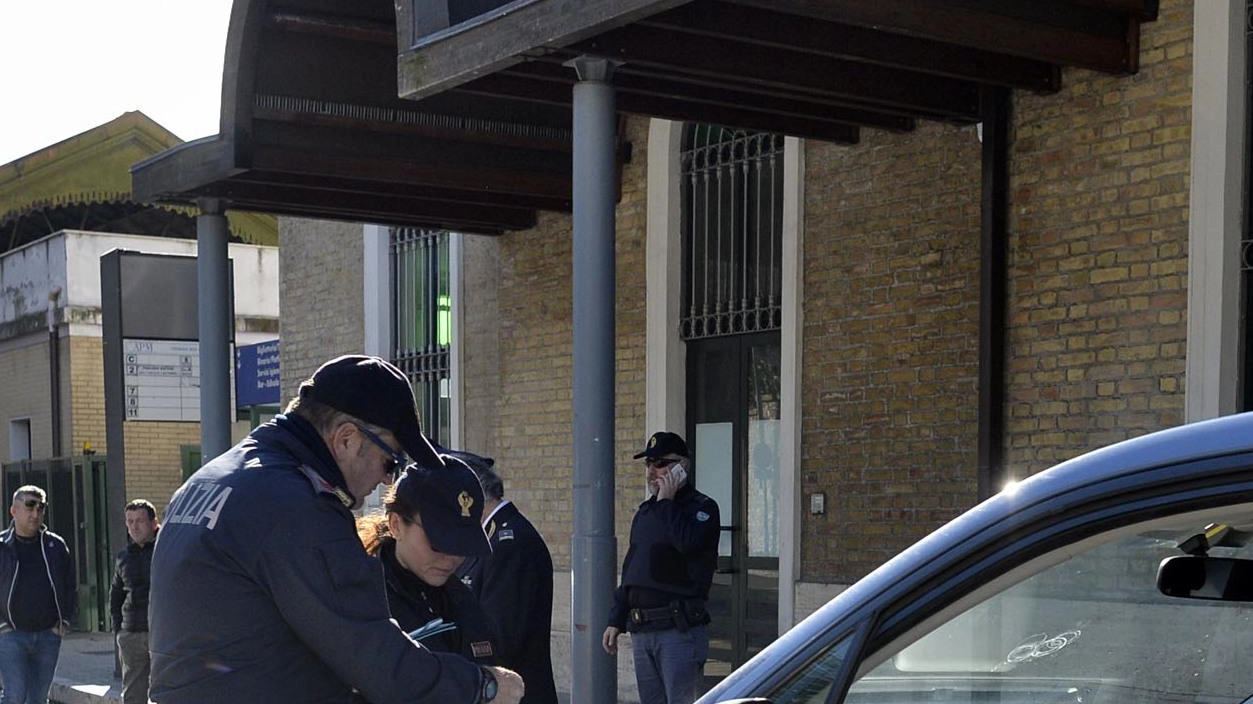 I controlli della polizia a Macerata (foto d’archivio)