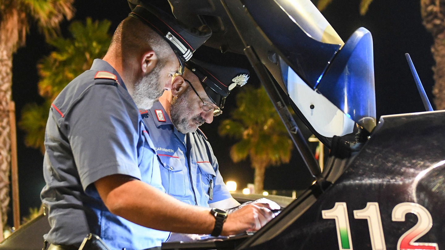 Rissa tra ragazzini sul lungomare di Lido di Classe (Ravenna): 18enne portato all'ospedale con ferita d'arma da taglio. Indagano i carabinieri