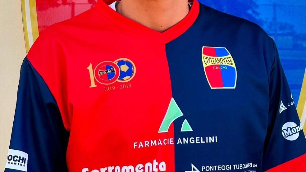 Il nuovo giocatore della Civitanovese, Duccio Toccafondi, si presenta come un talento versatile e determinato a rilanciarsi dopo un'annata difficile. Con esperienza in diverse posizioni di campo, porta umiltà e determinazione alla squadra rossoblù.