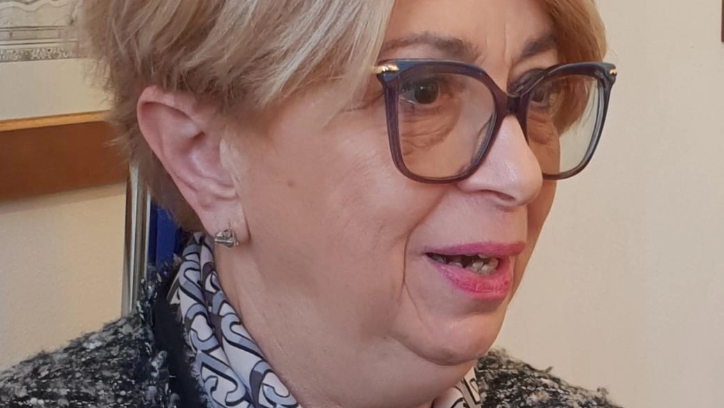 Il prefetto di Reggio Maria Rita Cocciufa esprime soddisfazione per l'operazione contro il riciclaggio di denaro e l'arresto di tre persone, tra cui l'imprenditore Gianbattista di Tinco. Le misure cautelari sono il frutto di attività investigative coordinate per contrastare la criminalità organizzata ed economico-finanziaria nel territorio.