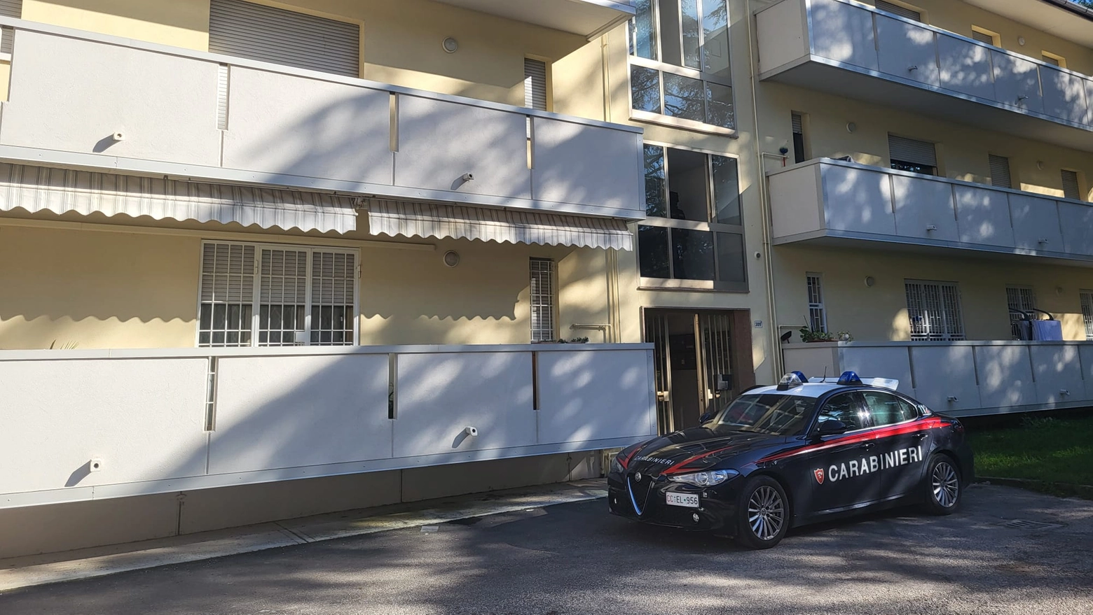 Barricato in casa a Monterenzio: trentenne arrestato per stalking